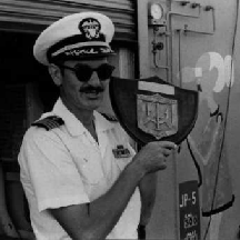 [ Al Blanks presenting WHS plaque to LCdr George McCune ]